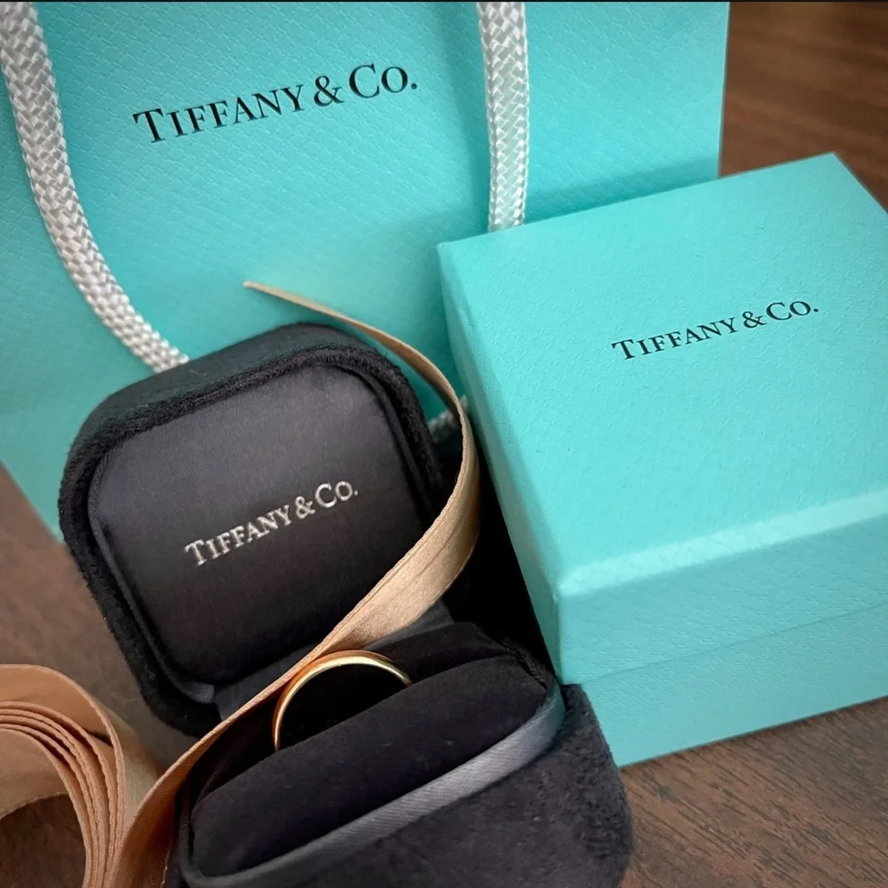 (SOLD) Tiffany & Co. Ring / Band / Wedding Band / Engagement Ring - Picture 4 of 5